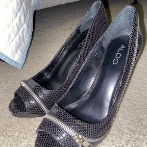 Black Leather Aldo’s 🖤👠